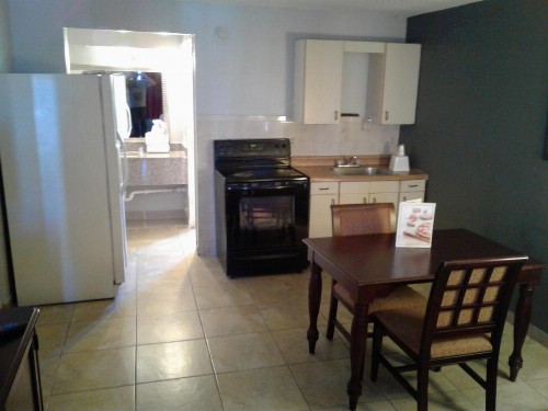 Express Inn & Suites - 5 Miles from St Petersburg Clearwater Airport - image 2