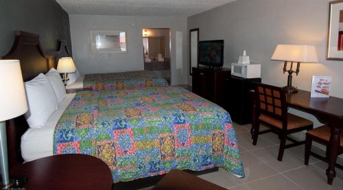 Express Inn & Suites - 5 Miles from St Petersburg Clearwater Airport - image 23