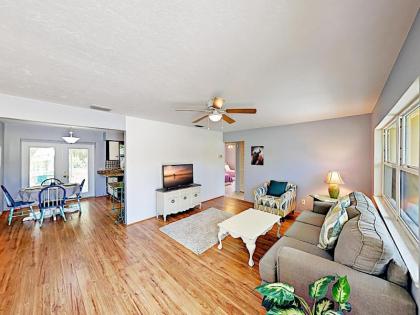 New Listing! Peacock Place 2Br 1Ba Sleeps 4 Home