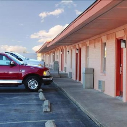 American Inn Cleburne - image 7