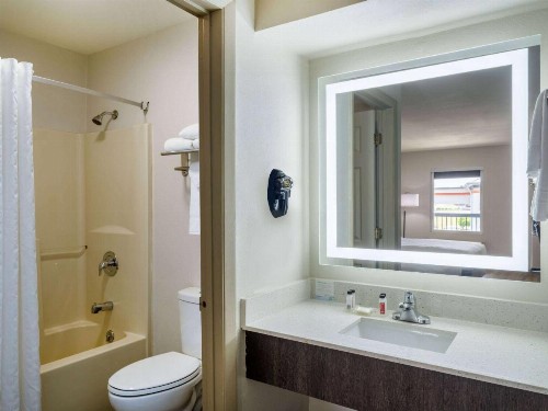 Days Inn by Wyndham Clemson - image 18