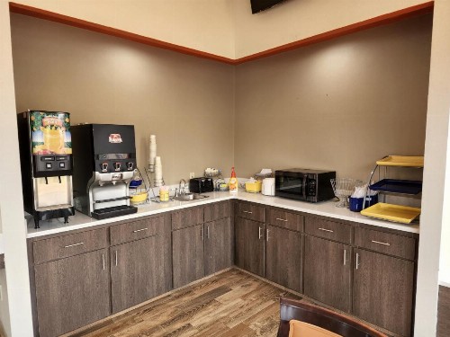 Days Inn by Wyndham Clemson - image 34
