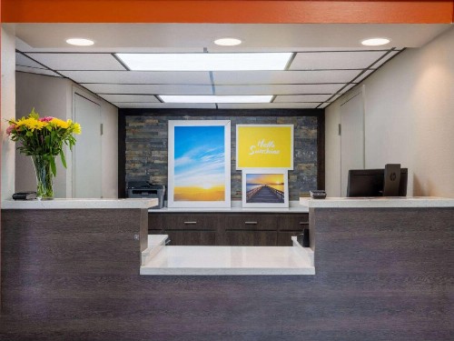 Days Inn by Wyndham Clemson - image 5