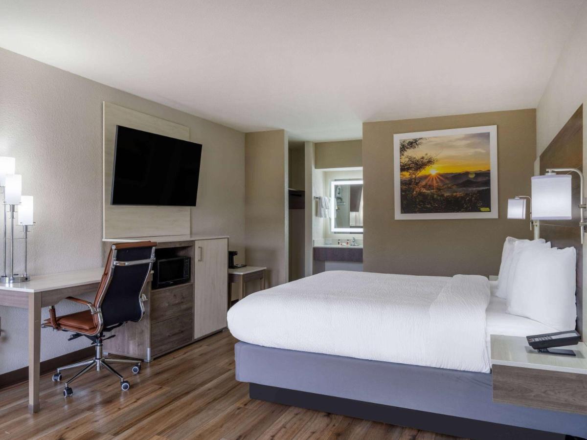 Days Inn by Wyndham Clemson - image 7
