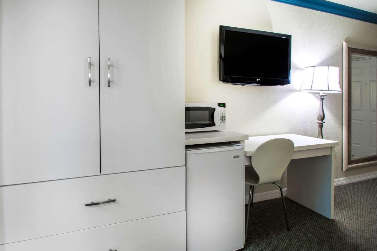 Quality Inn Clermont West Kissimmee - image 2
