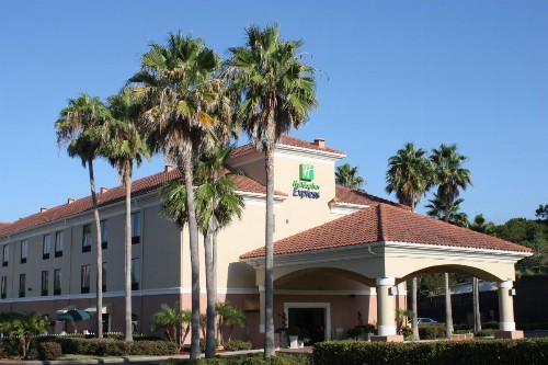 Holiday Inn Express - Clermont an IHG Hotel - image 1