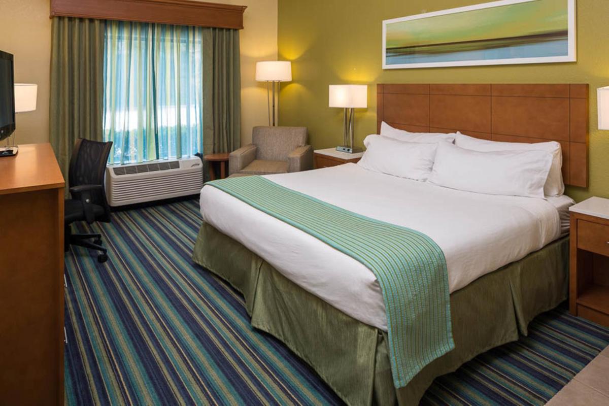 Holiday Inn Express - Clermont an IHG Hotel - image 2