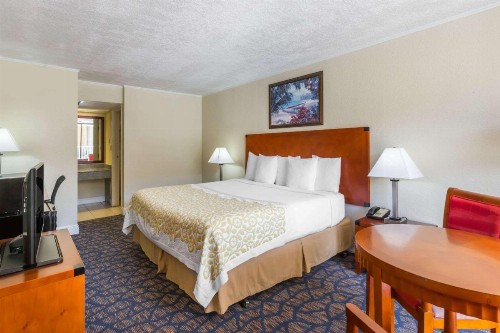 Days Inn & Suites By Wyndham Clermont