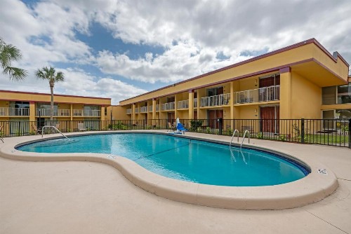 Rodeway Inn - image 16
