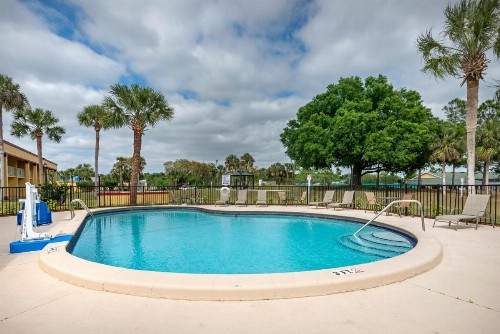 Rodeway Inn - image 17