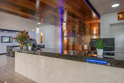 Rodeway Inn - image 4