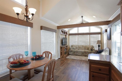 Lake Magic Loft Cottage 11 - image 10