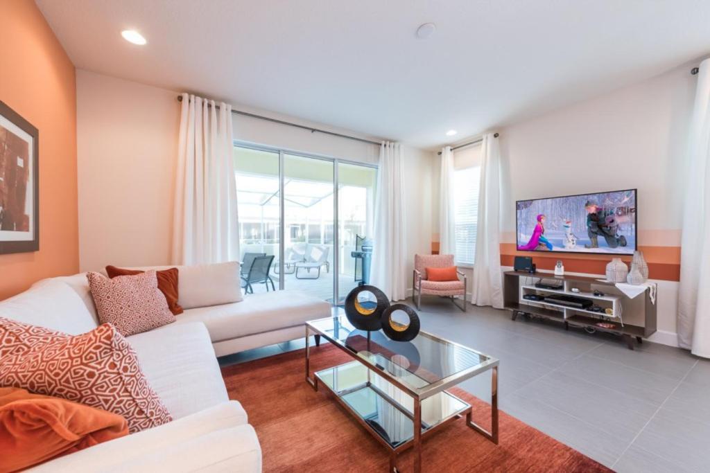 3 Bedroom Deluxe Villa At Serenity - image 6