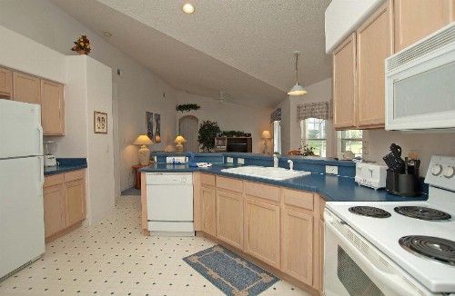 Greater Groves-4 Bedrooms home w/pool-5204GG - image 7