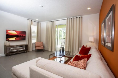 New and modern 3 bedroom villa - image 10