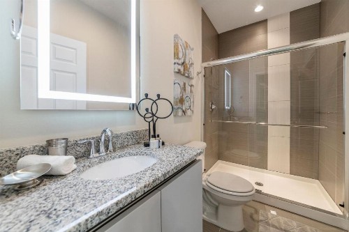 Stunning 3 bedroom townhome - image 8