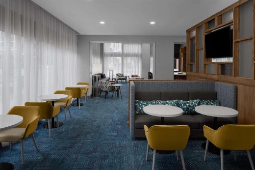 Hampton Inn Cleveland-Downtown - image 13