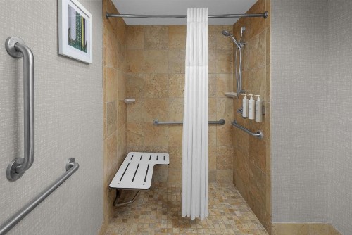 Hampton Inn Cleveland-Downtown - image 15
