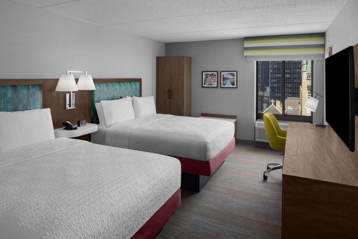 Hampton Inn Cleveland-Downtown - image 2