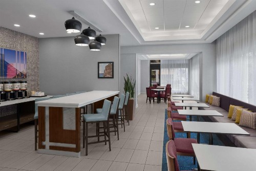 Hampton Inn Cleveland-Downtown - image 25