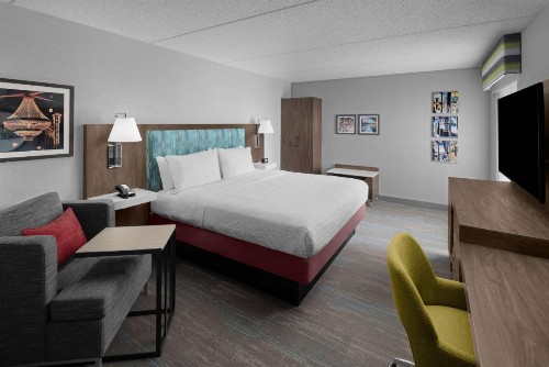 Hampton Inn Cleveland-Downtown - image 3