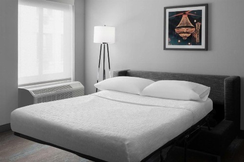 Hampton Inn Cleveland-Downtown - image 6