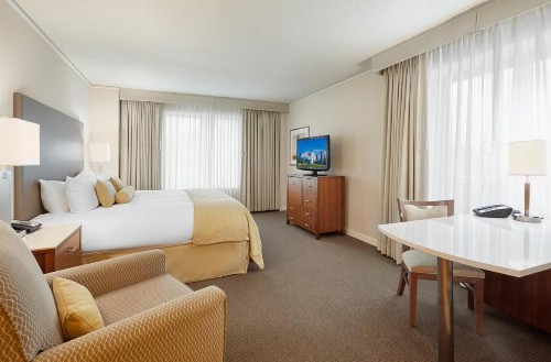 InterContinental Suites Hotel Cleveland an IHG Hotel - image 13