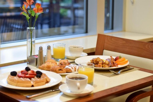 InterContinental Suites Hotel Cleveland an IHG Hotel - image 3