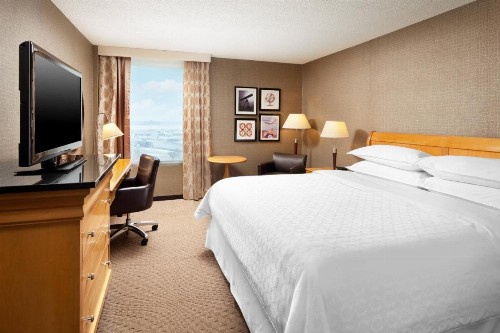 Sheraton Cleveland Airport Hotel - image 8