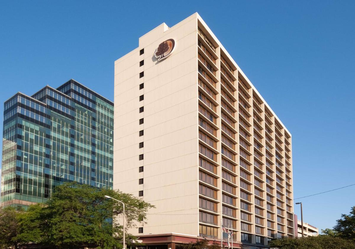 DoubleTree by Hilton Cleveland/Downtown Lakeside - main image