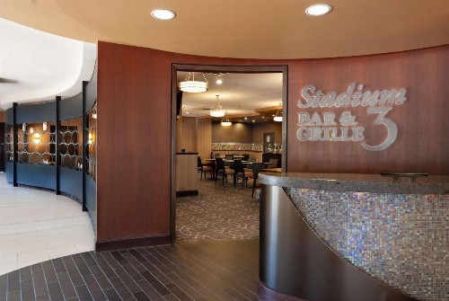 DoubleTree by Hilton Cleveland/Downtown Lakeside - image 17