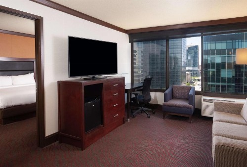 DoubleTree by Hilton Cleveland/Downtown Lakeside - image 22
