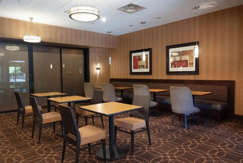 DoubleTree by Hilton Cleveland/Downtown Lakeside - image 26