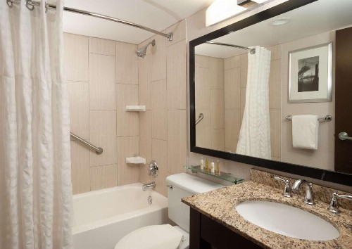 DoubleTree by Hilton Cleveland/Downtown Lakeside - image 27