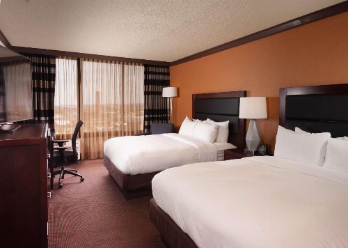 DoubleTree by Hilton Cleveland/Downtown Lakeside - image 28
