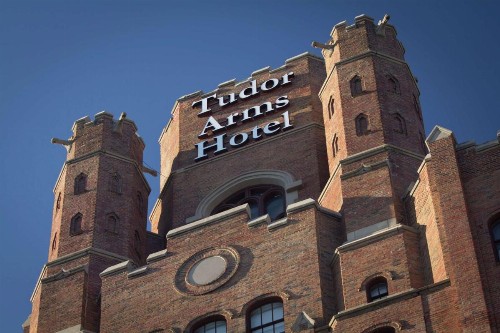 DoubleTree by Hilton - The Tudor Arms Hotel