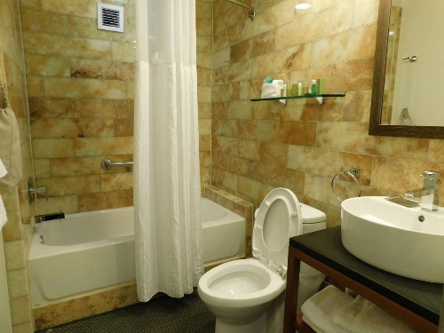 DoubleTree by Hilton - The Tudor Arms Hotel - image 17