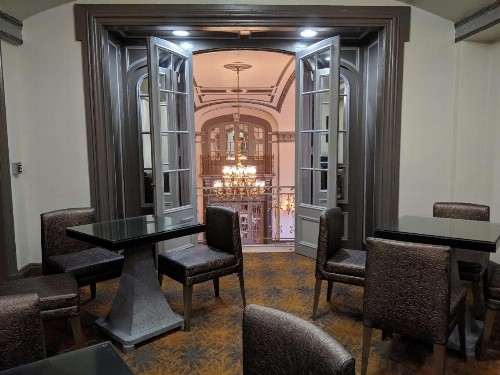 DoubleTree by Hilton - The Tudor Arms Hotel - image 21