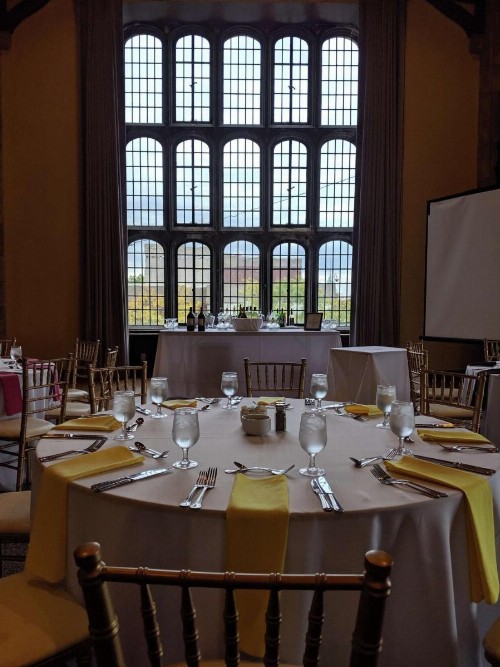 DoubleTree by Hilton - The Tudor Arms Hotel - image 25