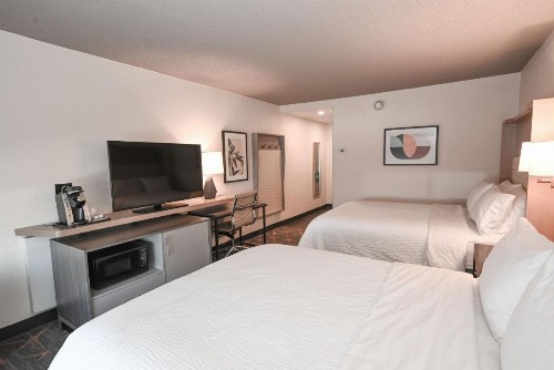 Holiday Inn Cleveland-Mayfield an IHG Hotel - image 10