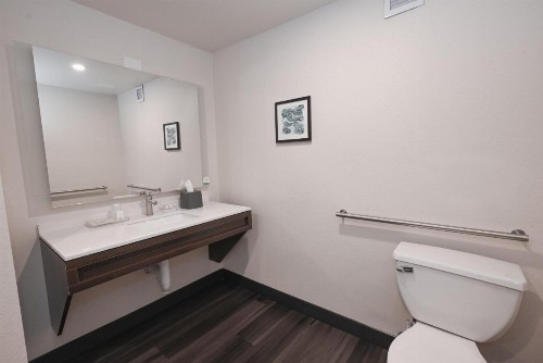Holiday Inn Cleveland-Mayfield an IHG Hotel - image 14