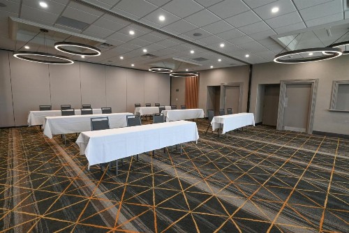 Holiday Inn Cleveland-Mayfield an IHG Hotel - image 29