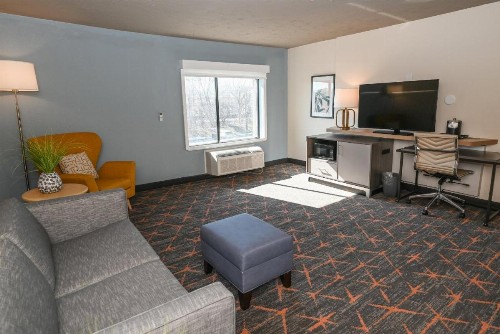 Holiday Inn Cleveland-Mayfield an IHG Hotel - image 41