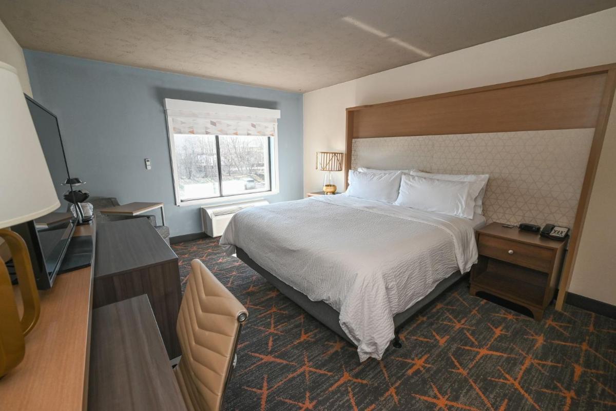 Holiday Inn Cleveland-Mayfield an IHG Hotel - image 5