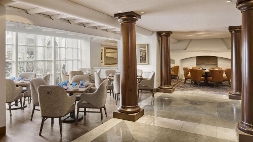 Renaissance Cleveland Hotel - image 14