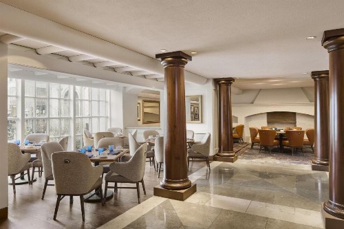 Renaissance Cleveland Hotel - image 32