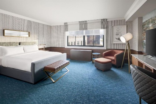 Renaissance Cleveland Hotel - image 37