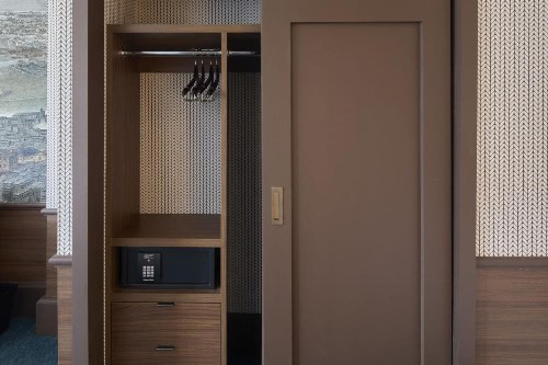 Renaissance Cleveland Hotel - image 38