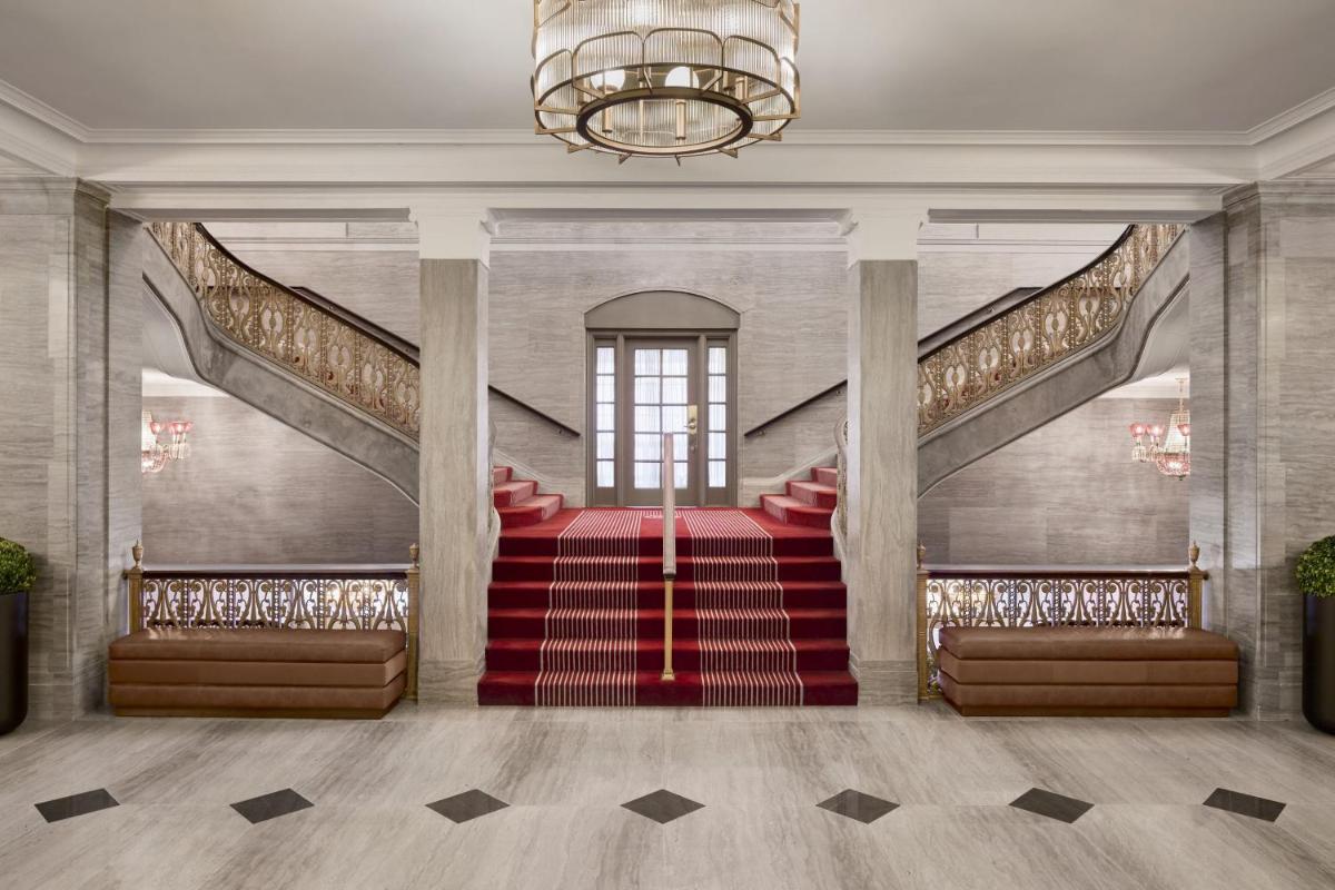Renaissance Cleveland Hotel - image 5
