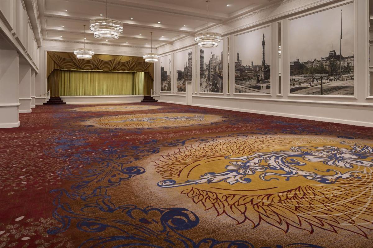 Renaissance Cleveland Hotel - image 6